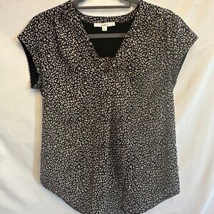 Fun2Fun Black & White Animal Print Blouse – Size Small